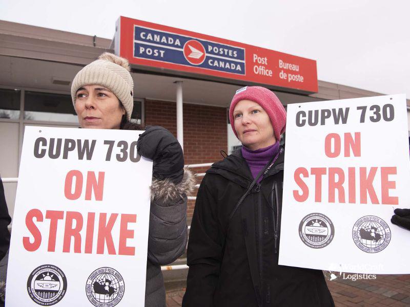 canada-post-strike-02.jpg Canada Post Strike Images Show Impact on Shipping Delays