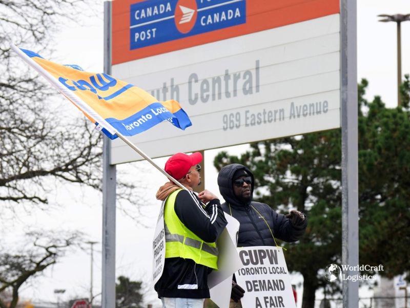 canada-post-strike-01.jpg Canada Post Strike Images: Delays and Challenges Uncovered